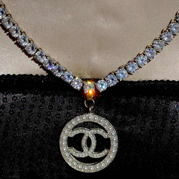 CHANEL INTERLOCKING CC SILVER NECKLACE - Picture 7 of 13